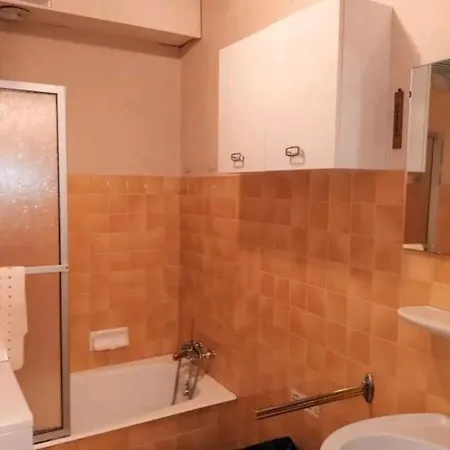 2 A 4 Pers Proximite Immediate Du Centre Daire Châtel